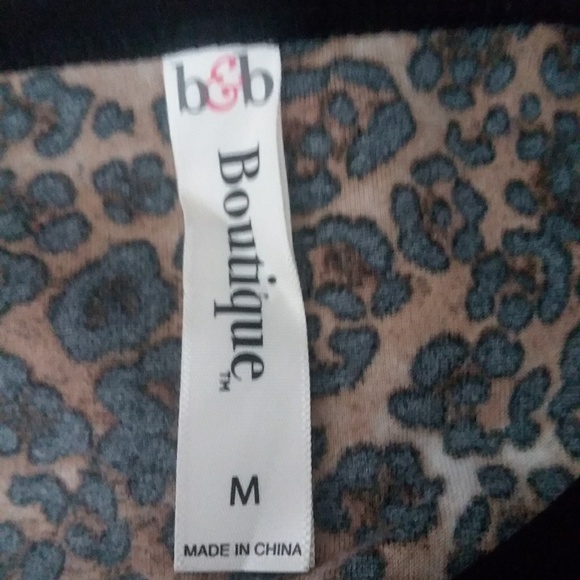 Animal print top - Picture 4 of 4